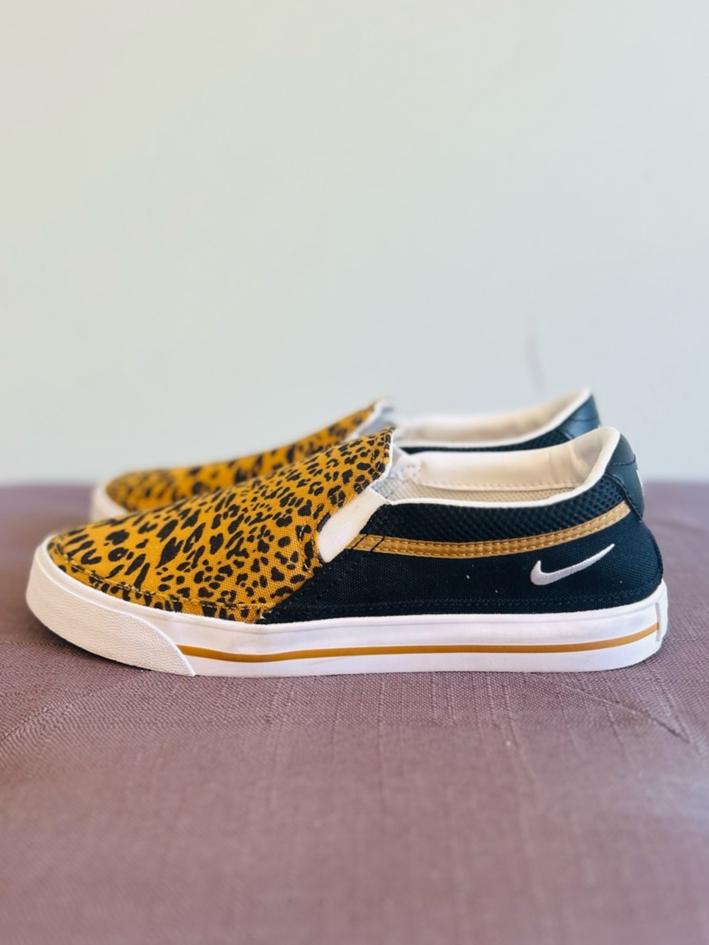 Nike Women’s Court Legacy Leopard Slip On Shoes!
